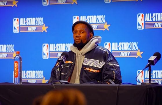 Kevin Durant wins Magic Johnson Award for professionalism