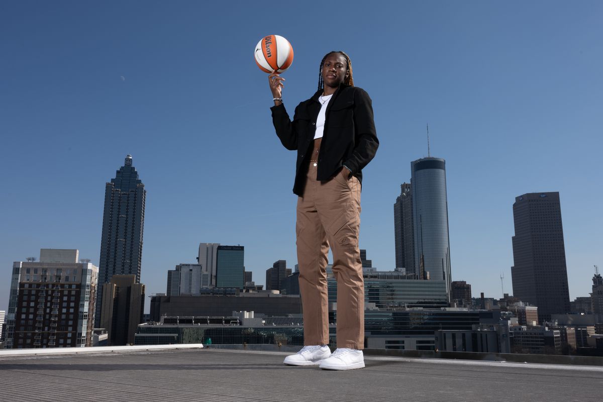 2025 Atlanta Dream signee portraits and press confrence