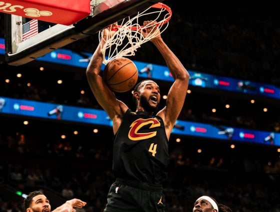 Cavs lose key trio for Game 2
