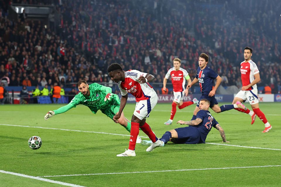 PARIS, FRANCE - MAY 7:  Bukayo Saka of Arsenal scores a goal during the UEFA Champions League 2024/25 Semi Final Second Leg match between Paris Saint-Germain and Arsenal FC at Parc des Princes on May 7, 2025 in Paris, France. (Photo by Marc Atkins/Getty Images)