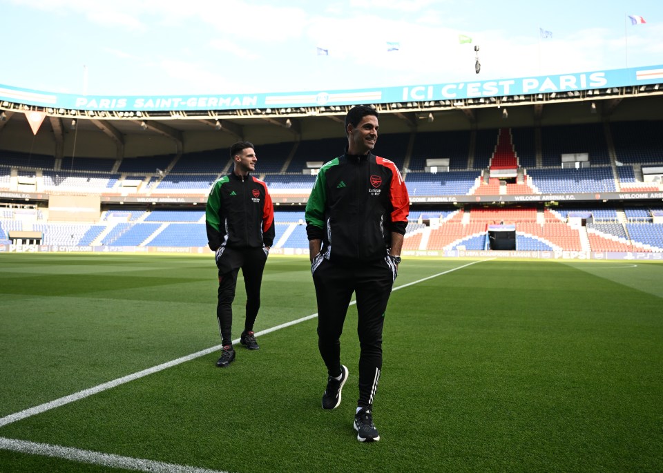 Mikel Arteta and Declan Rice at Parc des Princes.