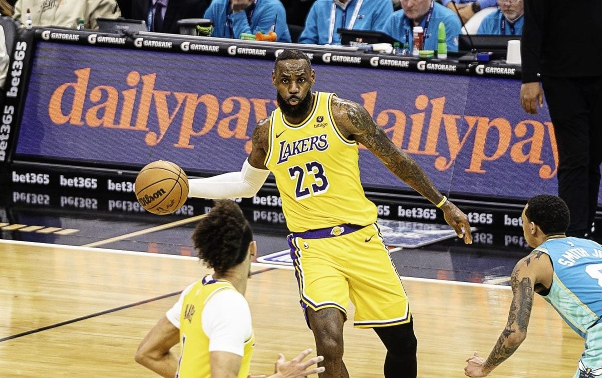 Dwight Howard picks LeBron James over Kobe Bryant