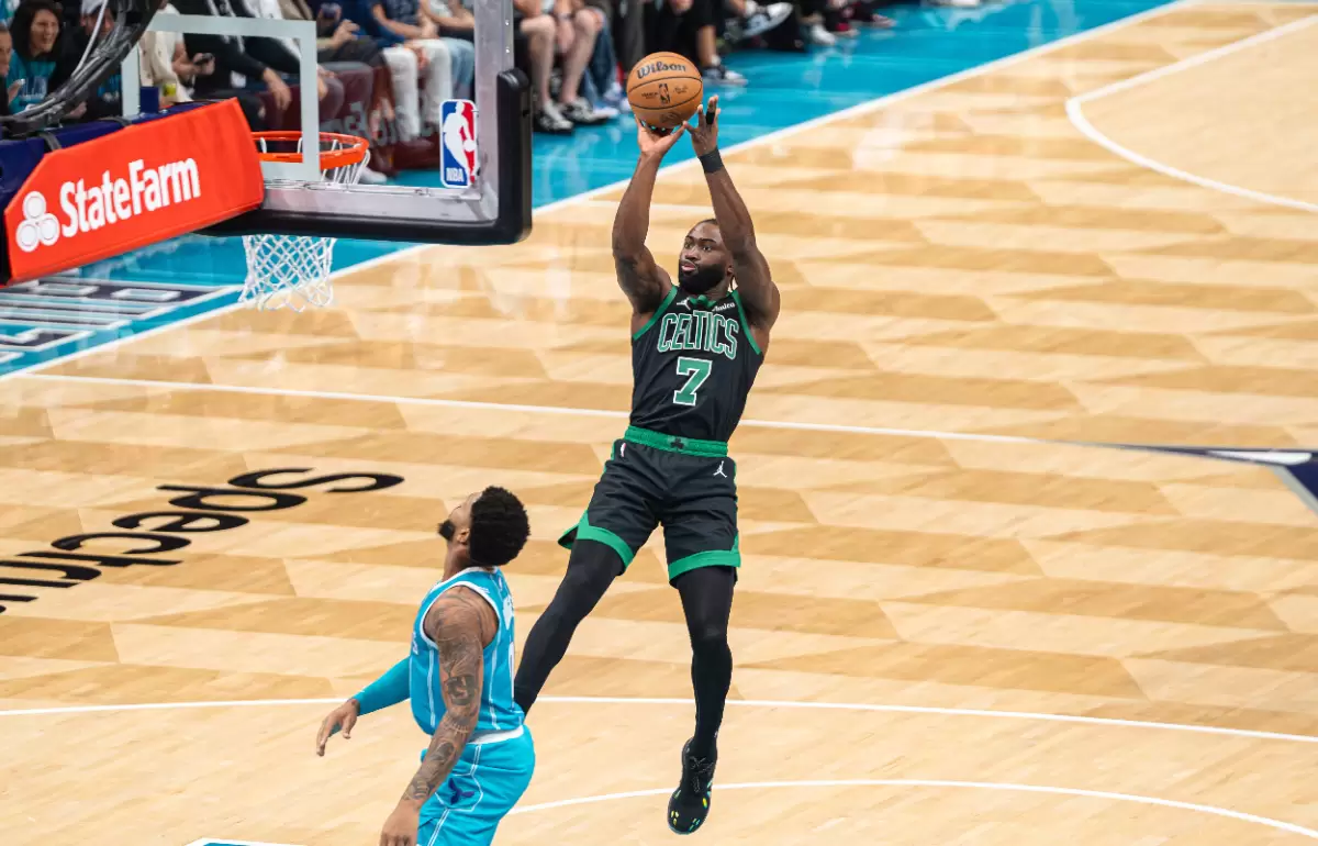 Celtics continue aggressively shopping Jaylen Brown