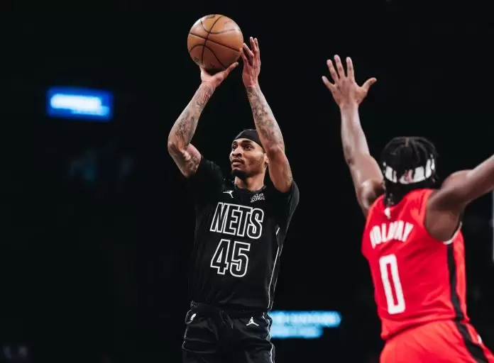 Hawks sign Keon Johnson